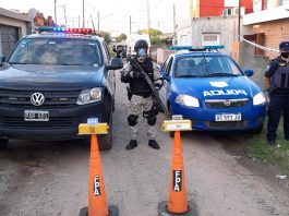 BELL VILLE: AL OBSERVAR LA LLEGADA LA FPA, INTENTÓ DESCARTAR LA DROGA. UN DETENIDO