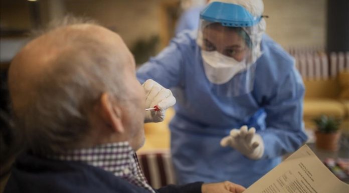 muere residente de un geriátrico: tenía las dos dosis de la vacuna