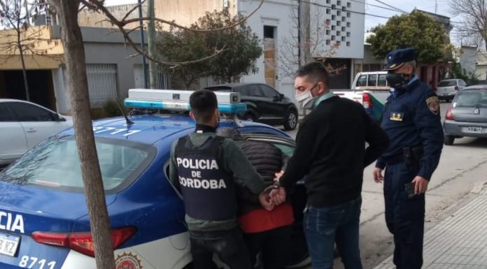 DETIENEN A DOS GENDARMES POR ABUSO SEXUAL A UNA MENOR