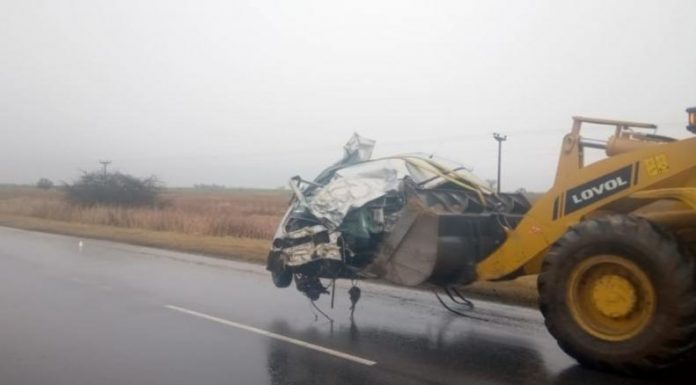 DOS NENES EN GRAVE ESTADO Y DOS MUERTOS DEJO UN CHOQUE FRONTAL ESTA MAÑANA LLUVIOSA