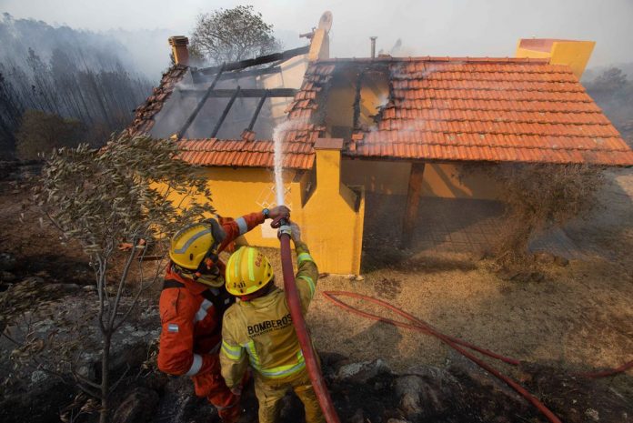 TODAS LAS FUERZAS TRABAJAN EN LOS CUATRO FOCOS DE INCENDIO ACTIVOS