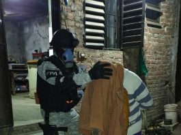 DETIENEN A UN HOMBRE QUE VENDÍA DROGAS CON SU HIJA