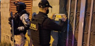 CONFISCAN UNA CASA DE DROGAS Y DETIENEN A MAS MIEMBROS DE LA BANDA DE RECORTE