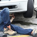 UN JOVEN FALLECIO TRAS SER APLASTADO POR UN AUTOMOVIL QUE ESTABA ARREGLANDO