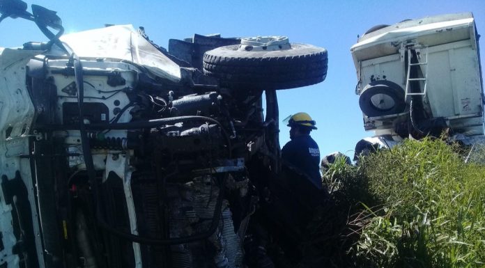 UN CHOFER MUERTO EN UN CHOQUE ENTRE CAMIONES EN LA RUTA 158