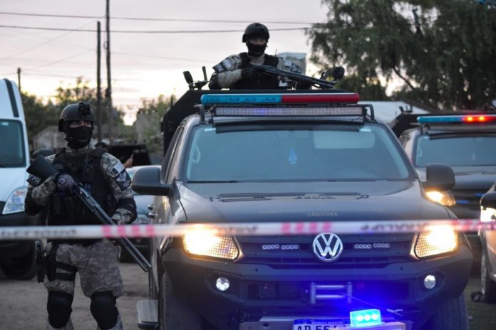 FAMILIA NARCO EN BELL VILLE: 8 ALLANAMIENTOS
