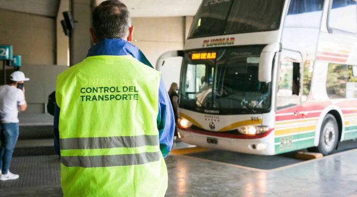 LOS MICROS DE MEDIA Y LARGA DISTANCIA QUE ENTREN A BUENOS AIRES EXIGIRAN EL PASE SANITARIO