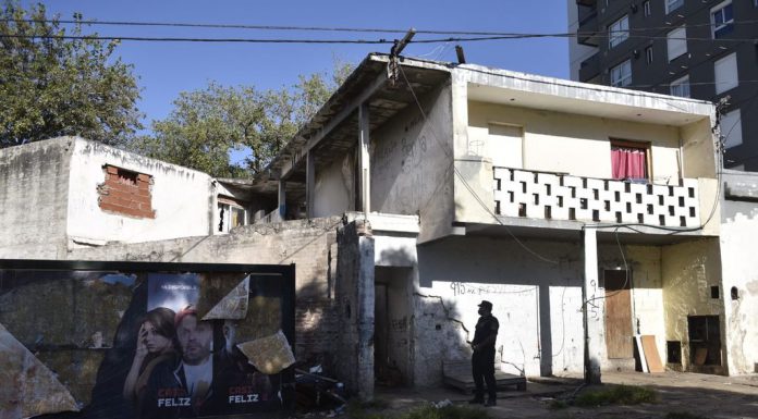 ESTA GRAVE UN HOMBRE QUE HABRIA INTENTADO ENTRAR A LA CASA DE SU EX POR UNA VENTANA