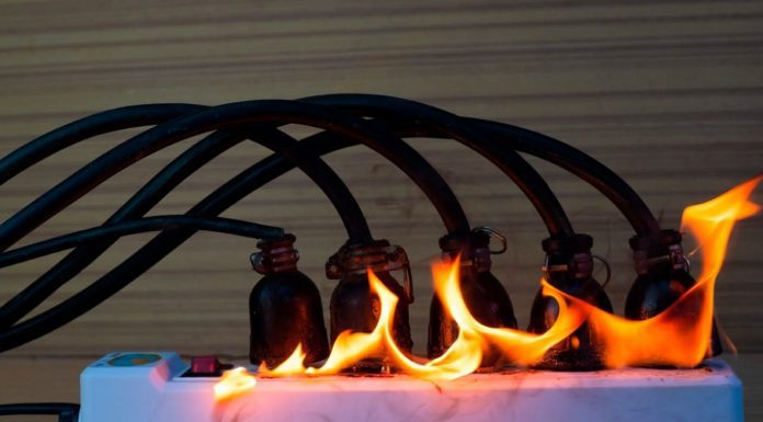 QUÉ HACER PARA EVITAR INCENDIOS POR DESPERFECTOS ELÉCTRICOS