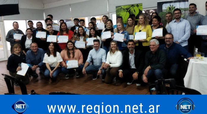 PRIMEROS EGRESADOS DEL INSTITUTO ARGENTINO DEL MANÍ