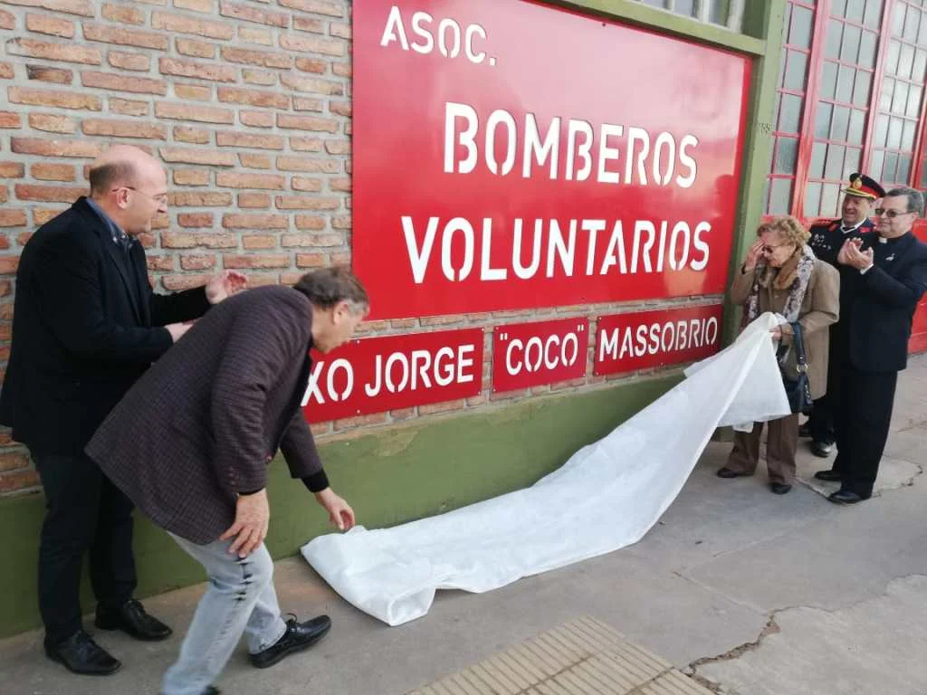 COLECTA SOLIDARIA DE BOMBEROS PARA ADQUIRIR UN NUEVO CAMIÓN 