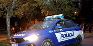 Arrolló a una adolescente y se dio a la fuga. La policía busca testigos del accidente