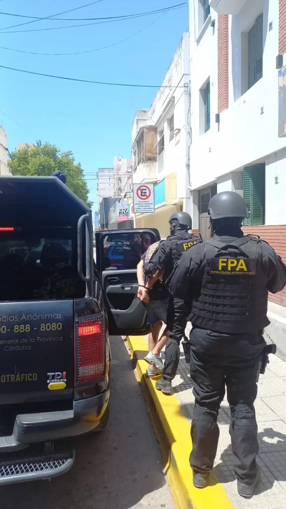 Río Cuarto: Detuvieron a un sujeto que vendía drogas en plazas y espacios públicos 