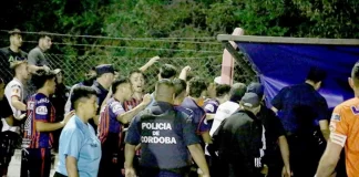 Guerra de hinchadas en Las Perdices: violencia y suspensión en el fútbol provincial