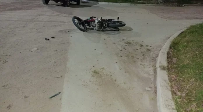 Fallece un joven de 20 años al caer de su moto en Hernando