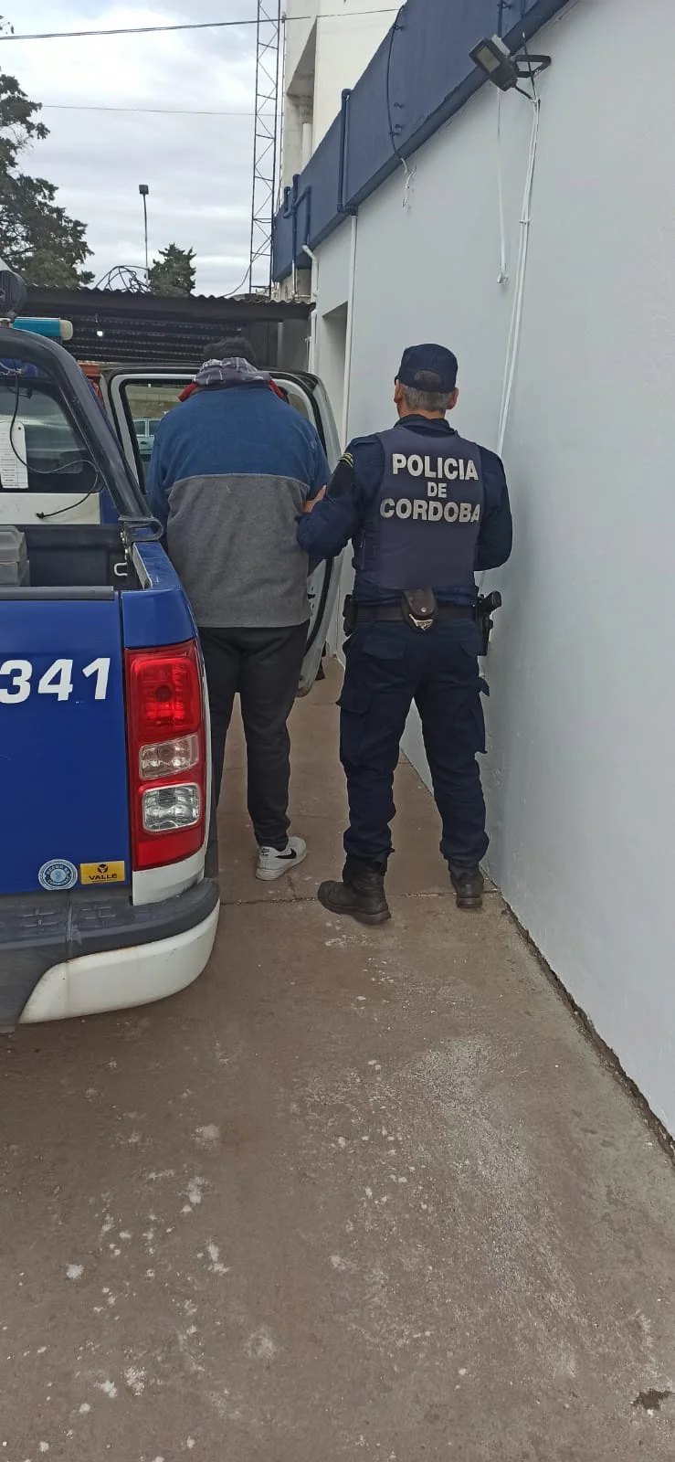 Dos detenidos y varios secuestros tras allanamientos por robo de moto en Las Perdices