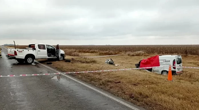 Choque frontal en la ruta 4 dejó un comisionista muerto y dos heridos en La Carlota