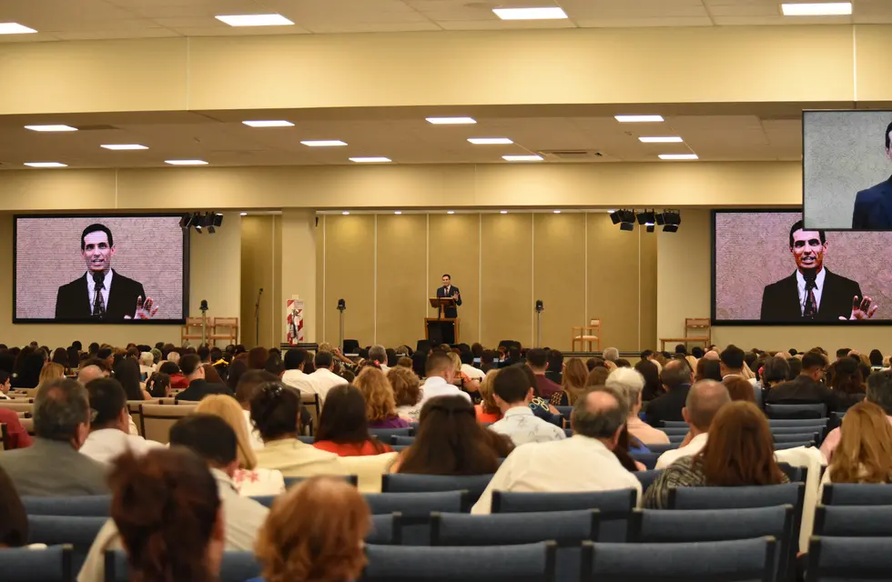 “Tengan paciencia”: convención anual de los testigos de Jehová en Córdoba