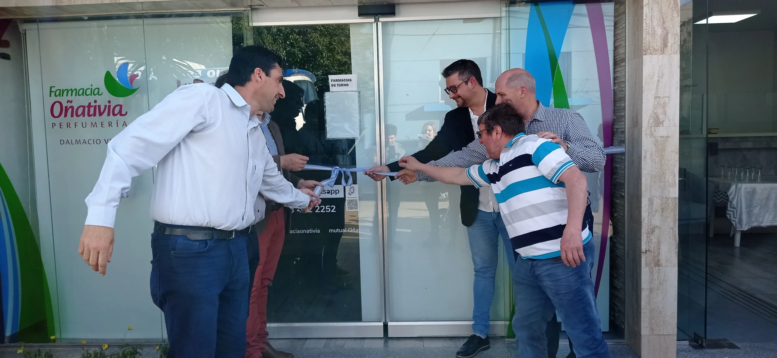 Cooperativa Dalmacio Vélez abre su nueva Farmacia en beneficio de la comunidad corte de cinta