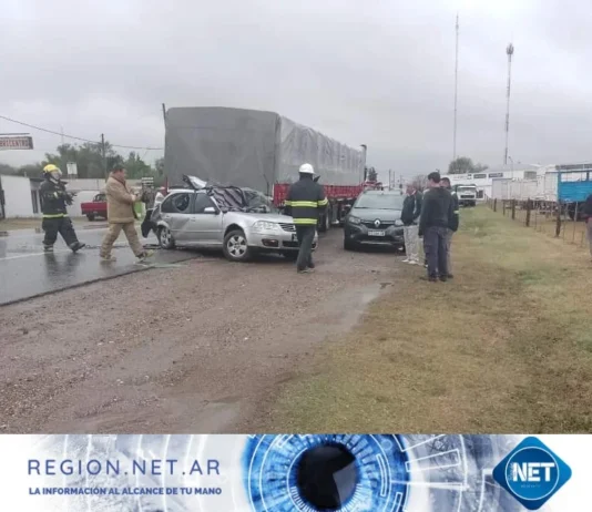 Trágico accidente en el acceso Sur a Carnerillo: automóvil colisiona contra un camión estacionado