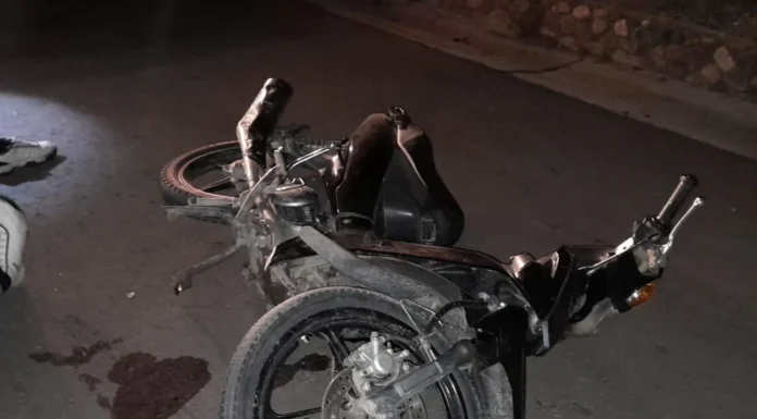 Accidente de tránsito en Almafuerte: dos mujeres heridas tras chocar una moto y un peatón