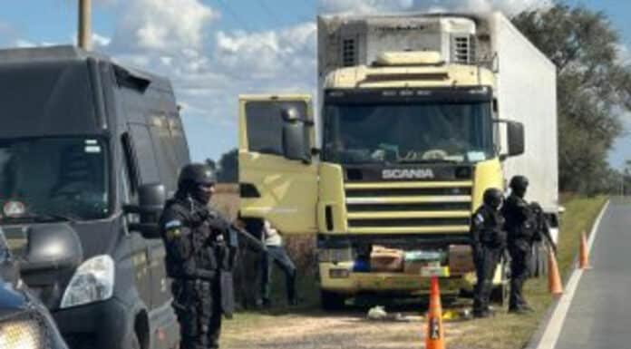 Interceptan un camión con 23 millones en efectivo sobre Ruta 158