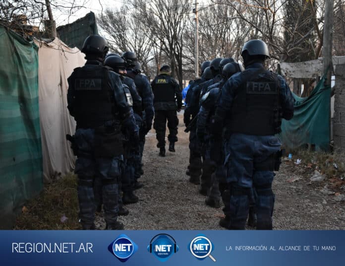 Operativo Antinarcóticos en Río Cuarto: Desmantelan banda de Narcotráfico y confiscan arsenal