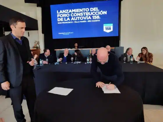 En General Deheza se lanzó el Foro para la Construcción de la Autovía 158, con la presencia de líderes regionales