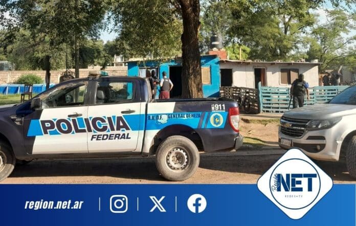 Tres detenidos en allanamientos simultáneos en General Cabrera: la PFA desmantela banda narco