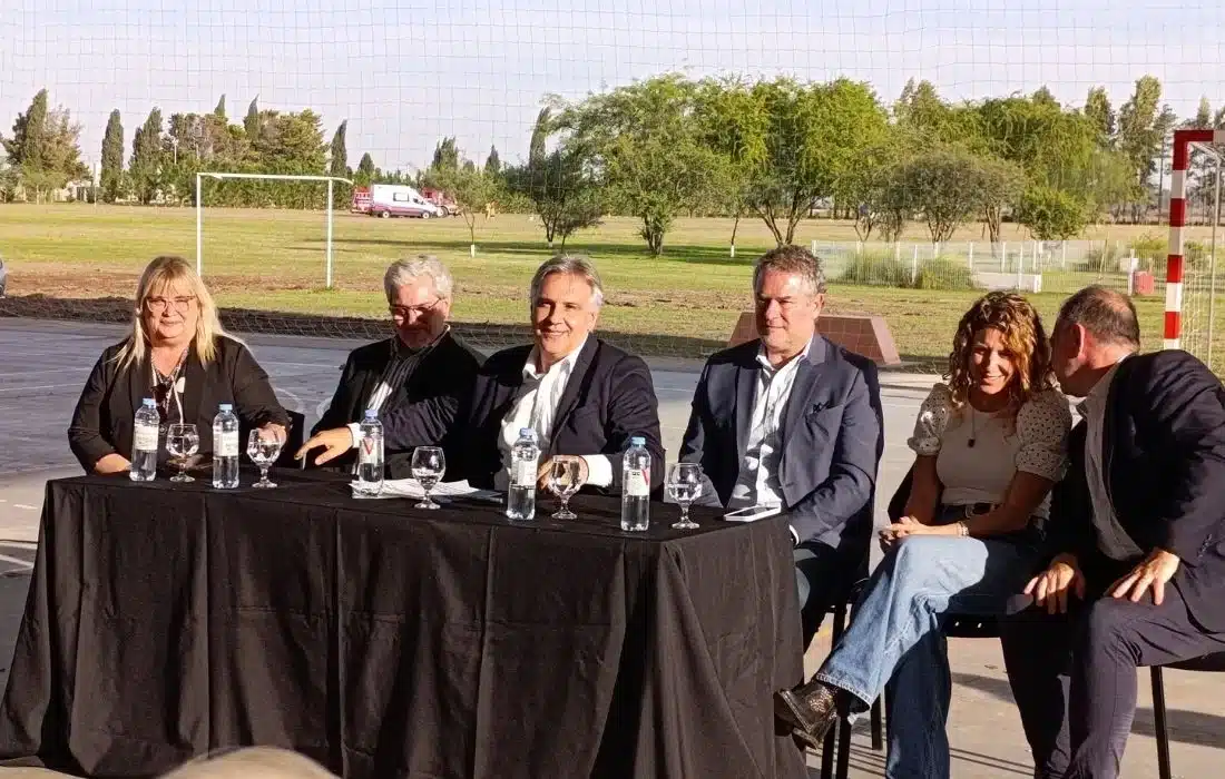 El Gobernador Llaryora inauguro el Polideportivo número 125 de la provincia, en General Deheza