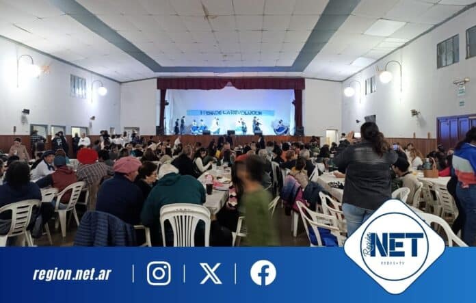 El homenaje a Domingo Mojica marcó uno de los momentos más conmovedores de la 3° Peña de La Revolución