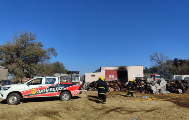 Incendio en dos depósitos de reciclaje en Las Perdices y Dalmacio Vélez en menos de 48 horas
