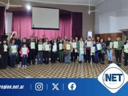Vecinos de Dalmacio Vélez recibieron las escrituras de sus viviendas construidas por Cáritas hace 10 años