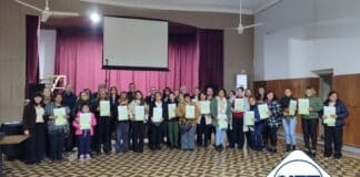 Vecinos de Dalmacio Vélez recibieron las escrituras de sus viviendas construidas por Cáritas hace 10 años