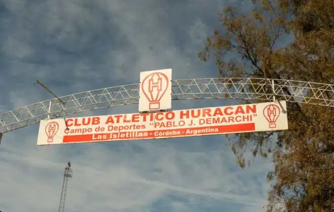 Importante aporte del Gobierno de Córdoba al Club Huracán de Las Isletillas