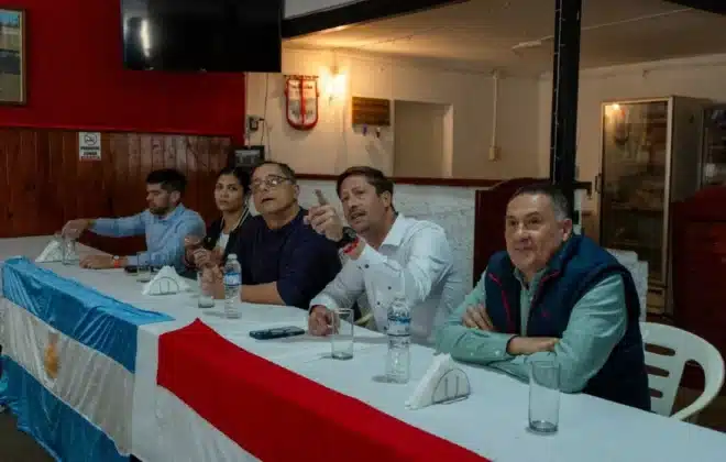 Importante aporte del Gobierno de Córdoba al Club Huracán de Las Isletillas